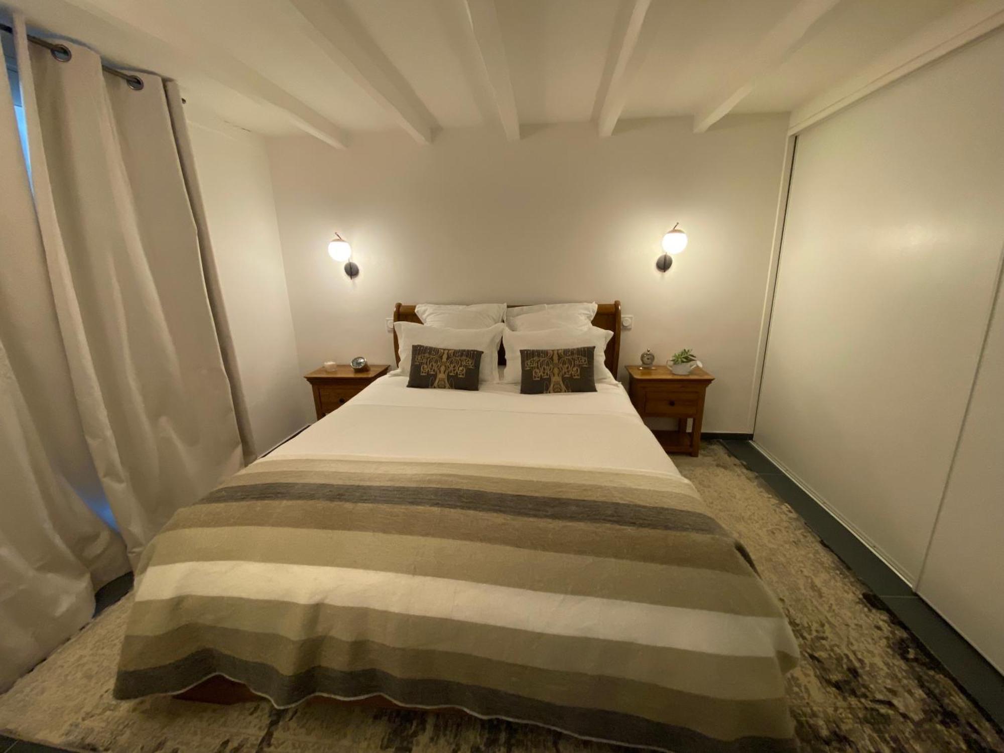 Appartement Avec Piscine Privee Dans Residence Pour 6 Personnes Uzes Ngoại thất bức ảnh