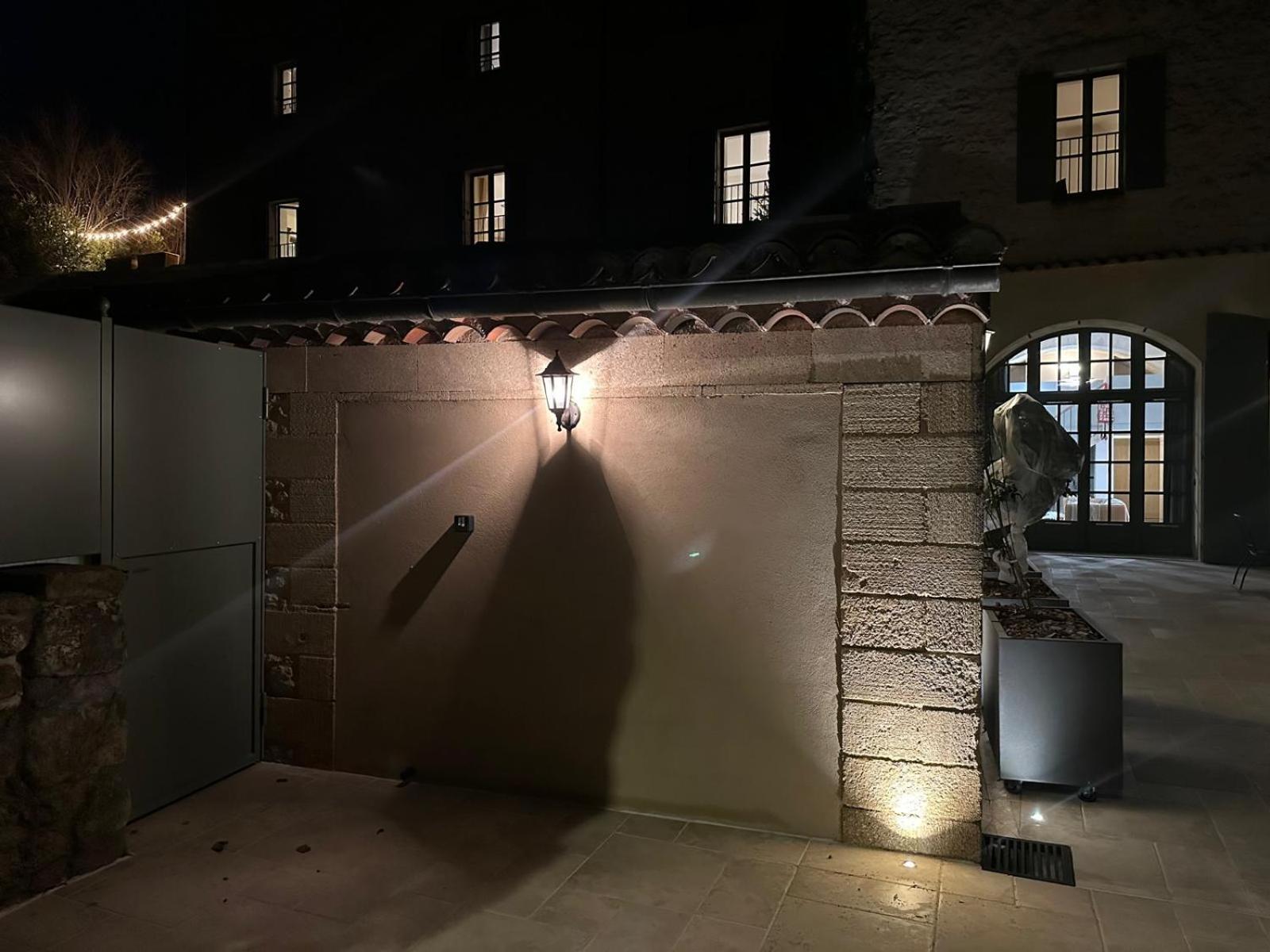 Appartement Avec Piscine Privee Dans Residence Pour 6 Personnes Uzes Ngoại thất bức ảnh