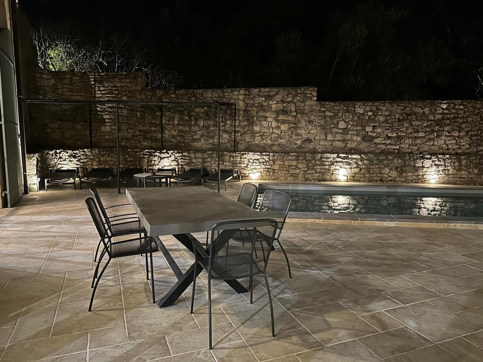 Appartement Avec Piscine Privee Dans Residence Pour 6 Personnes Uzes Ngoại thất bức ảnh
