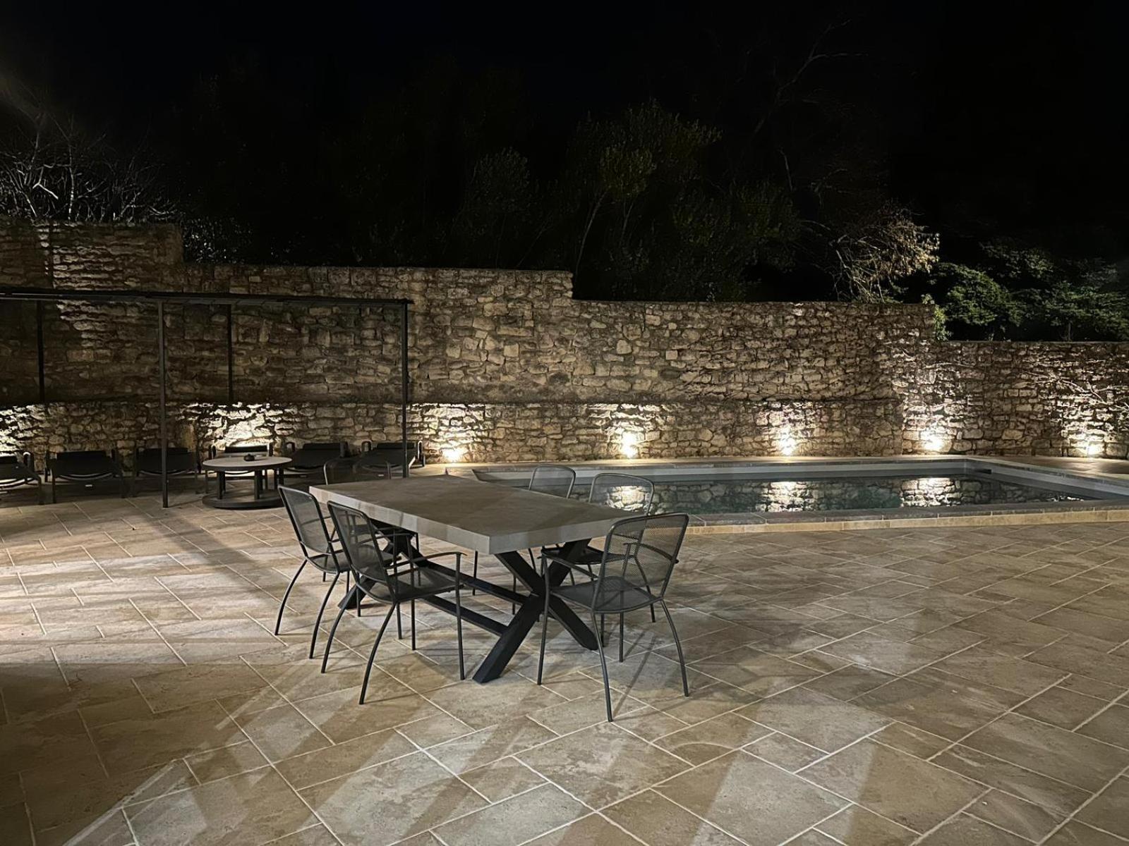 Appartement Avec Piscine Privee Dans Residence Pour 6 Personnes Uzes Ngoại thất bức ảnh