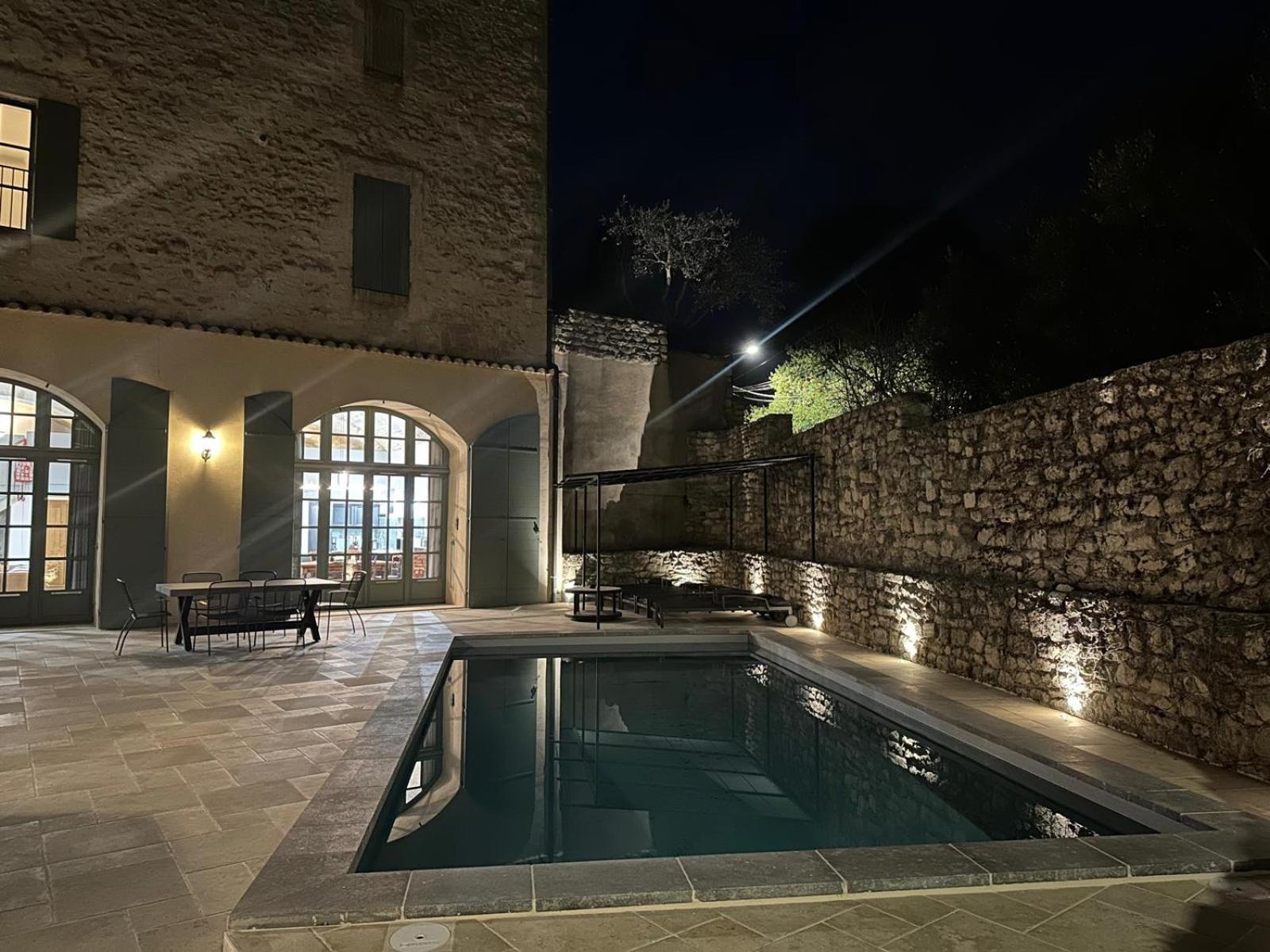 Appartement Avec Piscine Privee Dans Residence Pour 6 Personnes Uzes Ngoại thất bức ảnh
